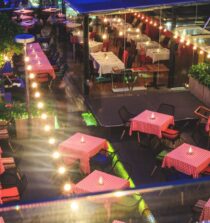 Ambientar un patio o una terraza para un evento: escenografía sencilla que funciona